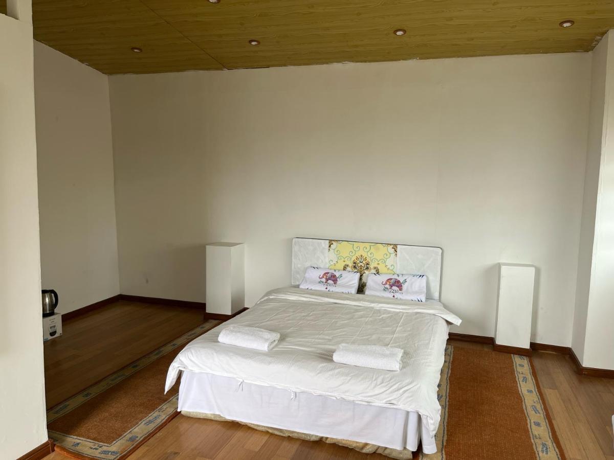 Gana'S Guest House And Tours Ulán Bator Exterior foto